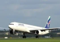 avião da Latam aborta decolagem