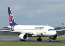 pânico em avião que abortou decolagem