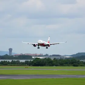pouso simultâneo entre aviões