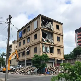 prédio de quatro andares desaba em Guarulhos