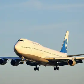 Boeing 747-8 e Airbus A380