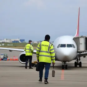 funcionários do aeroporto de guarulhos no tráfico internacional