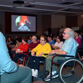 sessão de cinema inclusiva